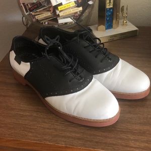 G.H. Bass & co. Saddle shoes